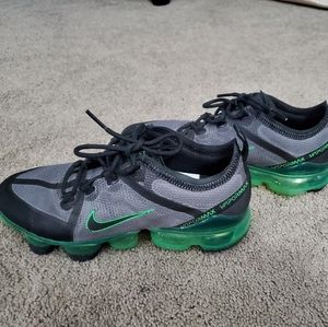 Nike vapormax athletic shoes size 5.5
